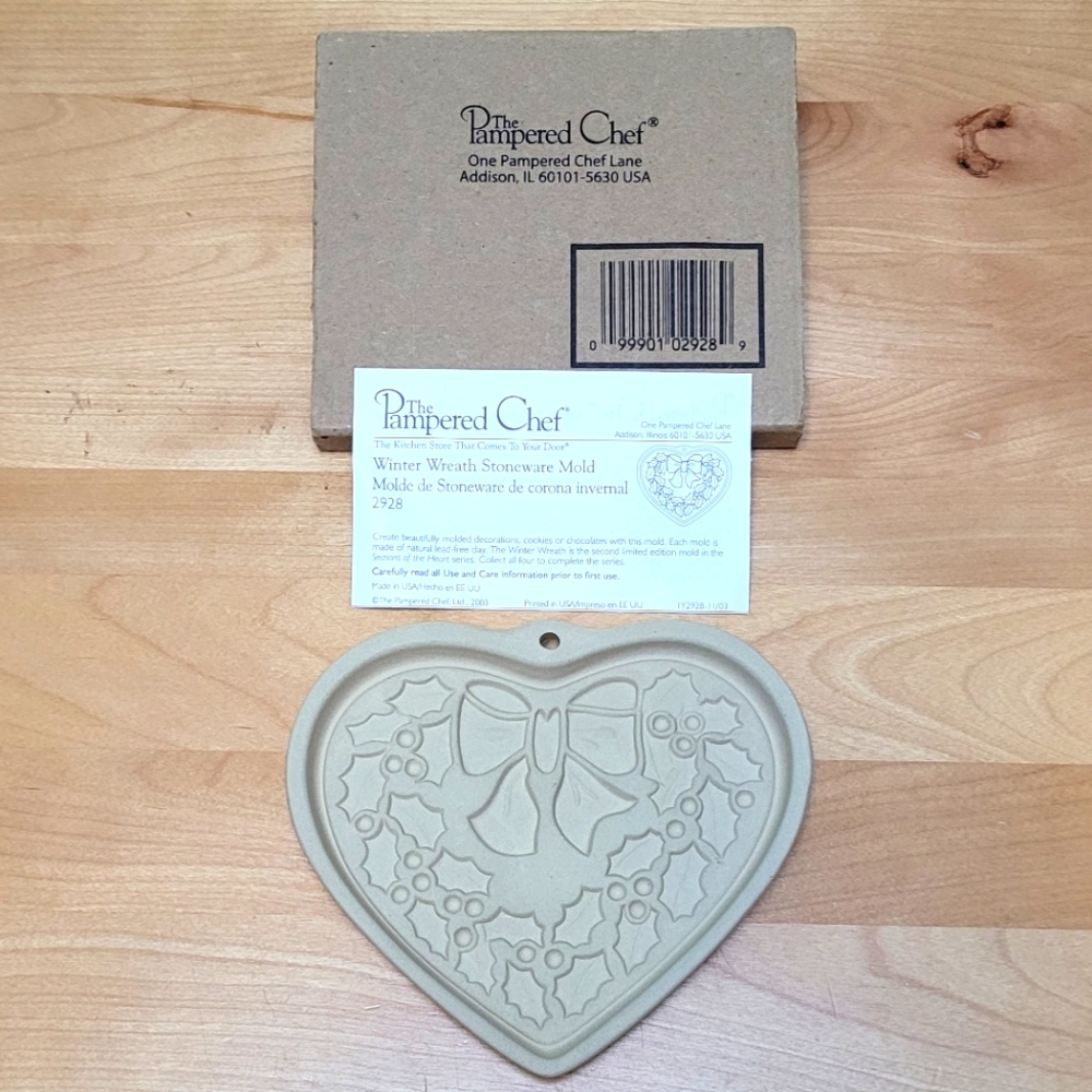 THE PAMPERED CHEF | Winter Wreath Stonewear Mold